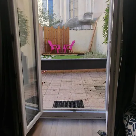 Le Jeanne D'arc Avec Sa Terrasse By Unsejouranancy Fr * Nancy