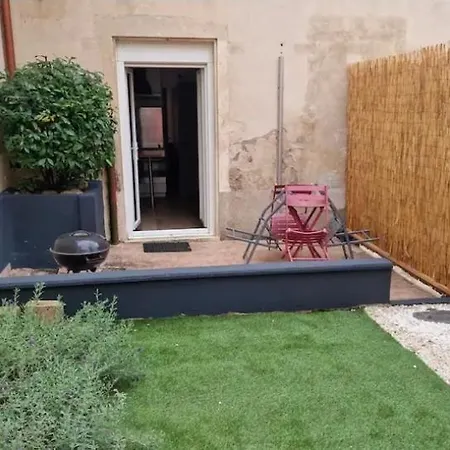 Le Jeanne D'arc Avec Sa Terrasse By Unsejouranancy Fr